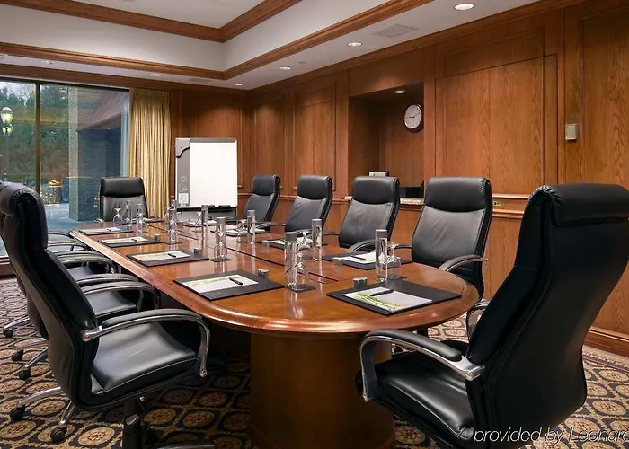 Отель Hilton Chicago/northbrook 4*